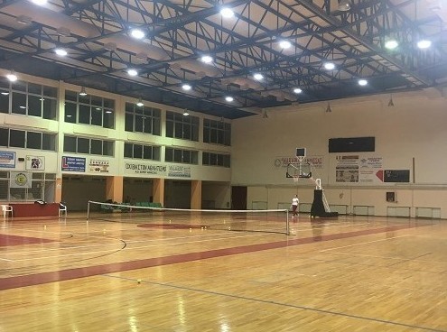 Ανήλικος έκλεψε εξοπλισμό και προκάλεσε ζημιές στο κλειστό γυμναστήριο Άμφισσας