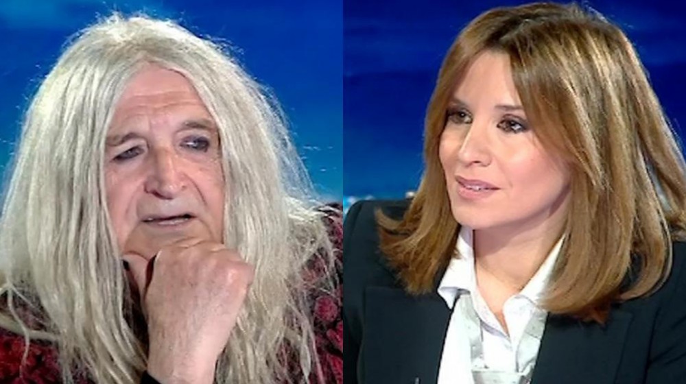 Ο Νίκος Καρβέλας την ...αμόλησε live και η Λυμπεράκη έπαθε σοκ (VIDEO)