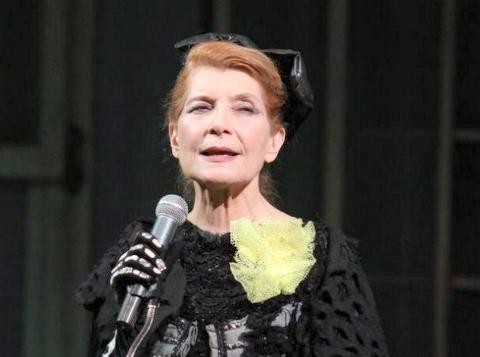 Κατέρρευσε στη σκηνή η Αιμιλία Υψηλάντη