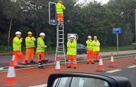 Τύφλα να έχουν οι ...Πόντιοι και οι Έλληνες δημόσιοι υπάλληλοι