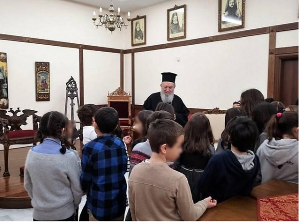Επίσκεψη μαθητών και εκπαιδευτικών στο Μητροπολίτη