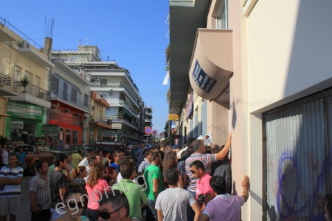 ΧΑΛΚΙΔΑ: Ουρά μέχρι το δρόμο στο Τμήμα Αλλοδαπών