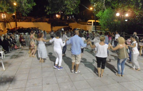 Λαϊκό γλέντι και παράσταση μνήμης στη Μακρυμάλλη