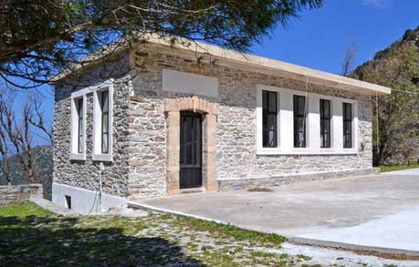 ΜΑΡΜΑΡΙ: Ζωντανεύει το παλιό σχολείο στο Γιαννίτσι