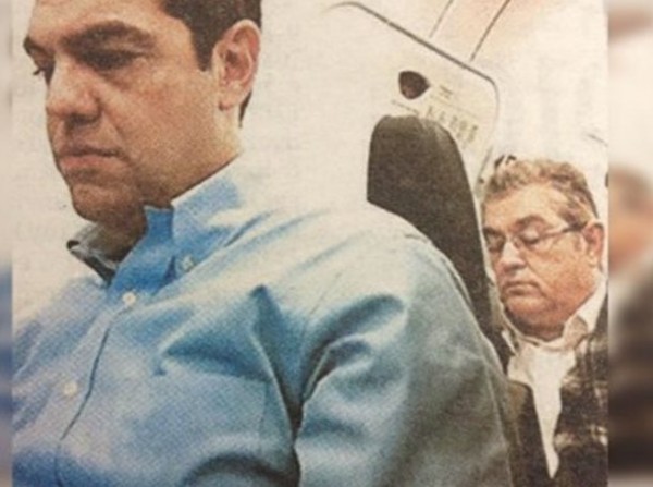 Οι πολιτικοί αρχηγοί συναντιούνται στα αεροπλάνα!