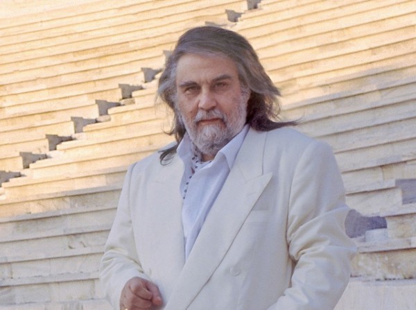 Πέθανε ο σπουδαίος μουσικός και συνθέτης Βαγγέλης Παπαθανασίου
