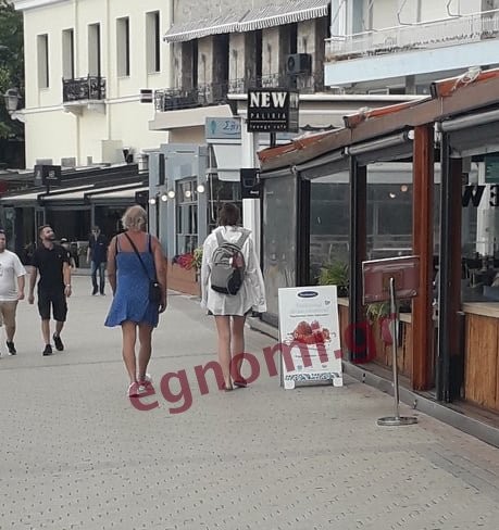 ΠΑΡΑΛΙΑ ΧΑΛΚΙΔΑΣ: Τουρίστας με μινι φόρεμα προκάλεσε χαμό!