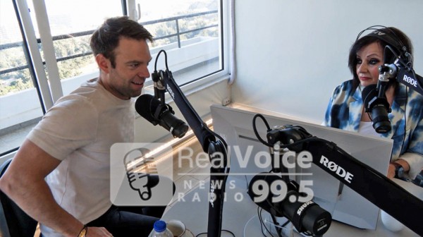 ΣΤΕΦΑΝΟΣ ΚΑΣΣΕΛΑΚΗΣ: Ο τσακωμός με τη δημοσιογράφο σε ραδιοφωνική συνέντευξη και η αποχώρηση από το στούντιο (Video)