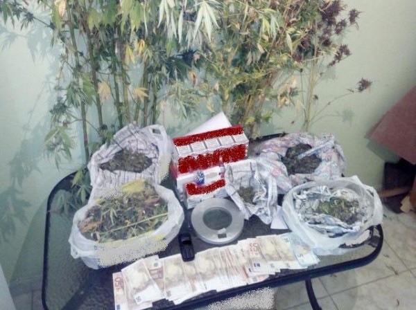 ΙΣΤΙΑΙΑ: Έπιασαν 55χρονο με ναρκωτικά και λαθραία τσιγάρα (pic)