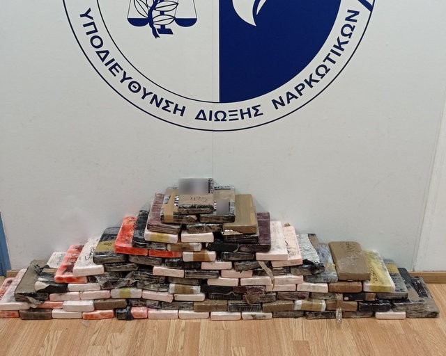 Το κοντέϊνερ με τις μπανάνες έκρυβε 100 κιλά κοκαΐνη (VIDEO)