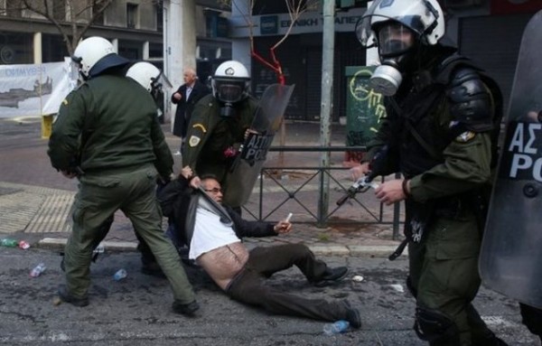 ΑΠΟΣΤΟΛΟΥ: Άλλο διάλογος και άλλο τραμπουκισμός