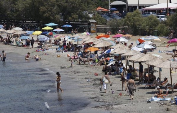 ΠΑΚΟΕ: Έβγαλε ακατάλληλες για κολύμπι παραλίες στον Ωρωπό