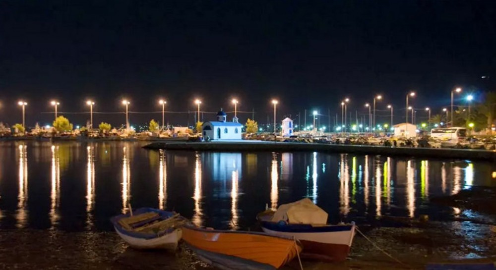 ΑΡΤΑΚΗ: Χαμός με 16χρονο το βράδυ της Δευτέρας- Επιτέθηκε σε λιμενικούς που του έκαναν έλεγχο