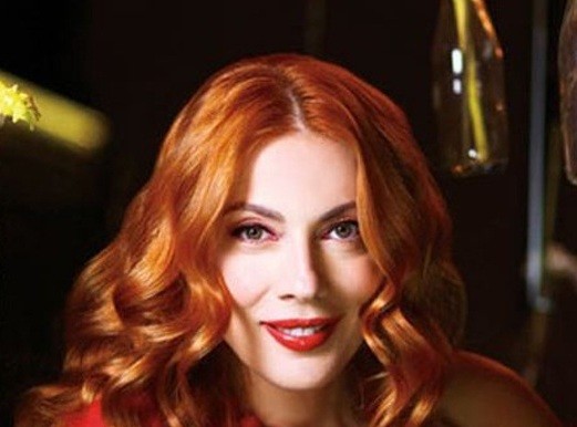 Η Σμαράγδα Καρύδη ντύθηκε νύφη