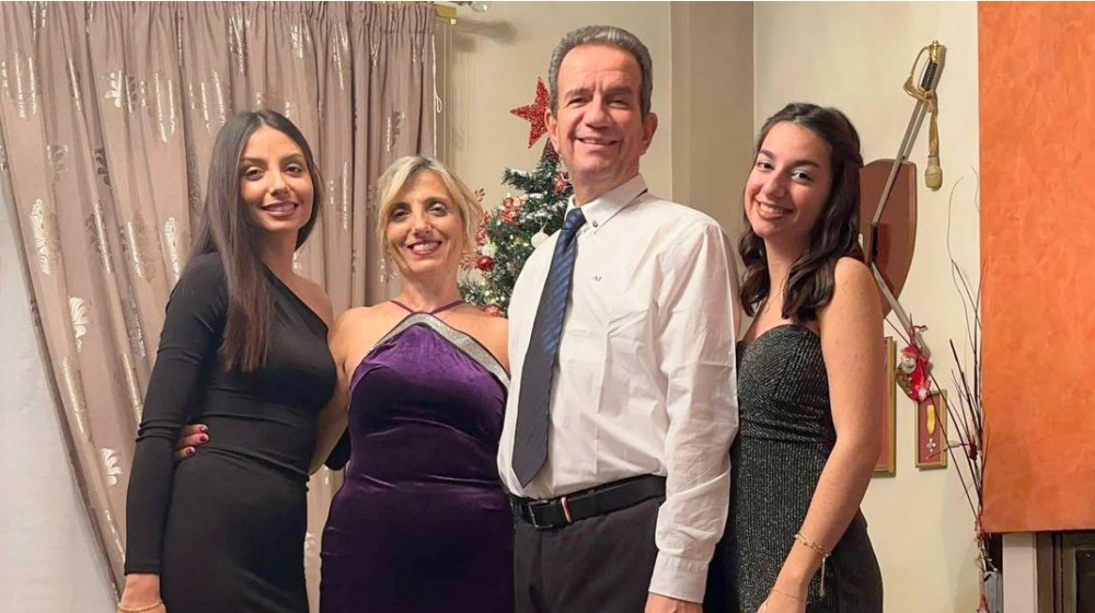 Πρωτοχρονιά με τις γυναίκες της ζωής του για τον Σταύρο Μακαρίου