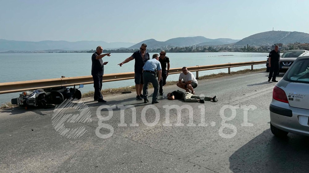 ΛΕΩΦΟΡΟΣ ΧΑΪΝΑ-ΧΑΛΚΙΔΑ: Ντελιβεράς με σκούτερ συγκρούστηκε με ταξί