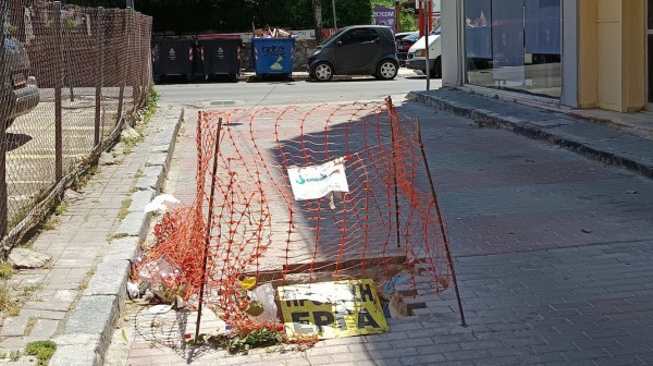 ΧΑΛΚΙΔΑ: Ανησυχία για ανοιχτό σκάμμα έργου φυσικού αερίου σε κεντρικό σημείο της πόλης