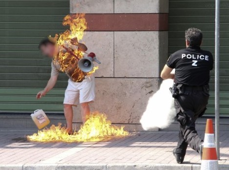 Κάηκε ζωντανός για δεύτερη φορά