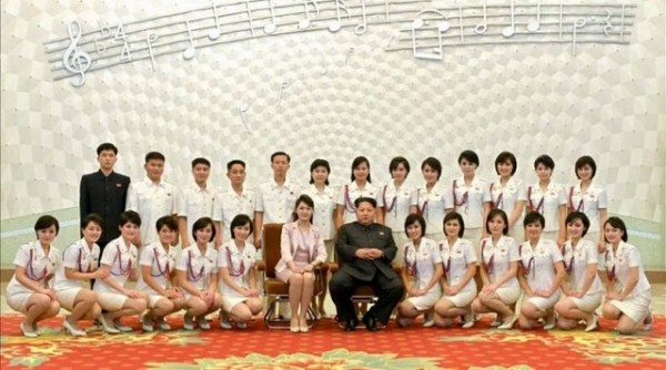 Σκλάβες στου σεξ στην υπηρεσία του παρανοϊκού δικτάτορα