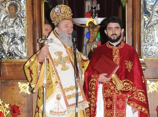 Γιορτή με χειροτονία στον ιερό ναό του Αγίου Νικολάου στη Χαλκίδα