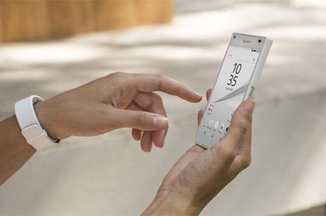 Νέα απάτη στο διαδίκτυο με κινητά τηλέφωνα