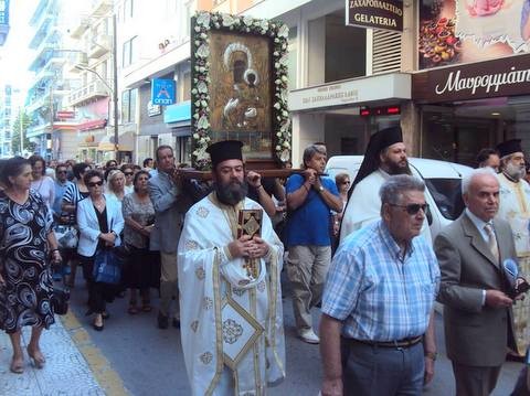 Βούλιαξε η εκκλησία του Αγίου Νικολάου για την Παναγία