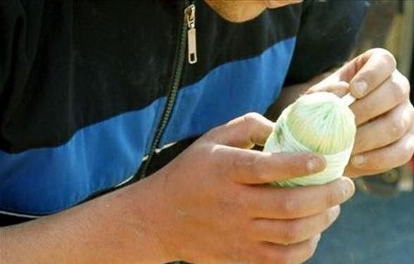 Αυλίδα: Κροτίδες έσκασαν πάνω σε 14χρονο