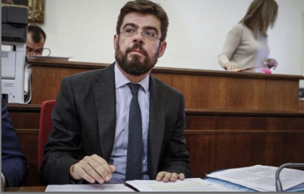 Αναστέλλεται για ένα χρόνο ο θεσμός της υποχρεωτικής διαμεσολάβησης