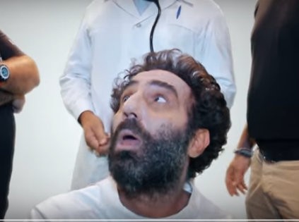 Έβλεπε επί έξι μήνες ειδήσεις και τελικά του φόρεσαν ζουρλομανδύα (VIDEO)
