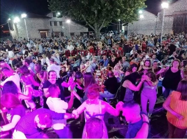 ΑΛΙΑΡΤΟΣ-ΓΛΕΝΤΙ: Απίστευτος συνωστισμός παρουσία βουλευτών και δημάρχου