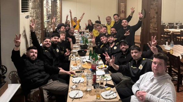 ΑΥΛΩΝΑΡΙ-ΟΛΥΜΠΟΣ ΓΥΜΝΟΥ 2-1: Πήρε το μεγάλο ντέρμπι και μετά είχε τραπέζι - Επεσαν βροχή οι κόκκινες στο φινάλε για τους φιλοξενούμενους