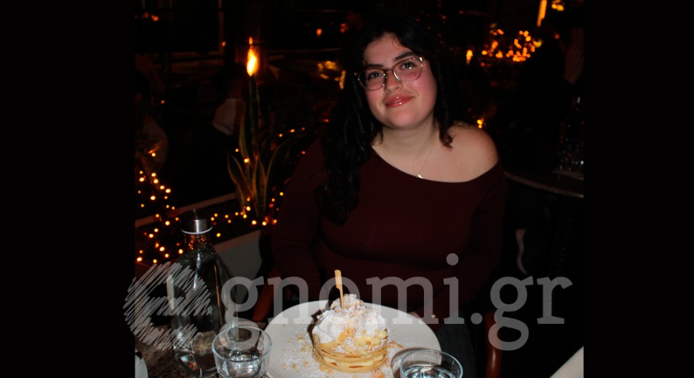 Λέει ναι και στα δύο επίθετα!