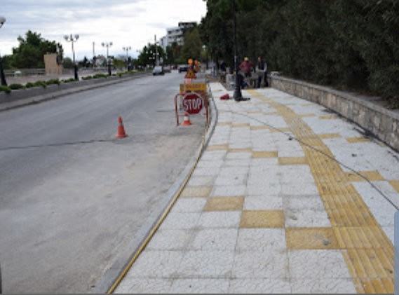ΧΑΛΚΙΔΑ: Γυναίκα οδηγός έκανε αναστροφή με αυτοκίνητο και πήρε σβάρνα δικυκλιστή