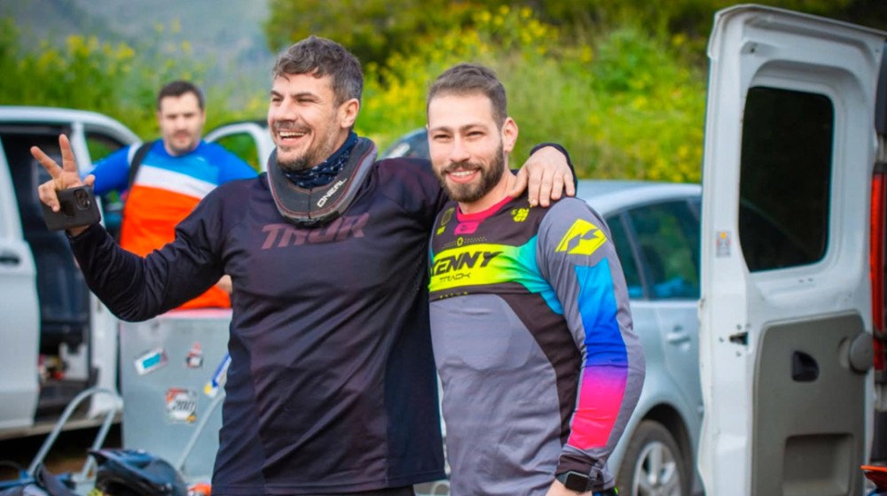 ΕΥΒΟΙΑ: Ο γνωστός σεφ Άκης Πετρετζίκης επισκέφτηκε τη Μακρυμάλλη