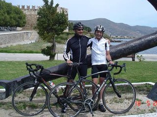 Κάθε χρόνο Λονδίνο - Κάρυστος με ποδήλατο