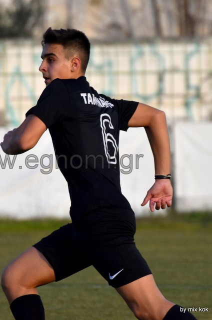 ΔΗΜΗΤΡΗΣ ΜΕΤΑΞΑΣ: Ο νοτιοευβοιώτης πέτυχε το πρώτο επαγγελματικό γκολ και ξέσπασε σε δάκρυα χαράς (VIDEO)