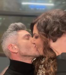 ΖΑΦΙΡΗ- ΙΩΑΝΝΙΔΗΣ: Το καυτό φιλί τους προκάλεσε χαμό...