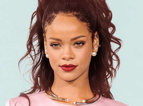 Σχεδιάστρια και μοντέλο η Rihanna
