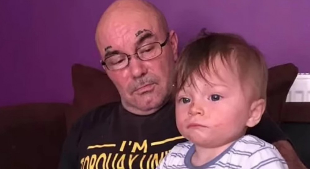 ΒΡΕΤΑΝΙΑ: Αγοράκι πέθανε από την πείνα δίπλα στον νεκρό πατέρα του