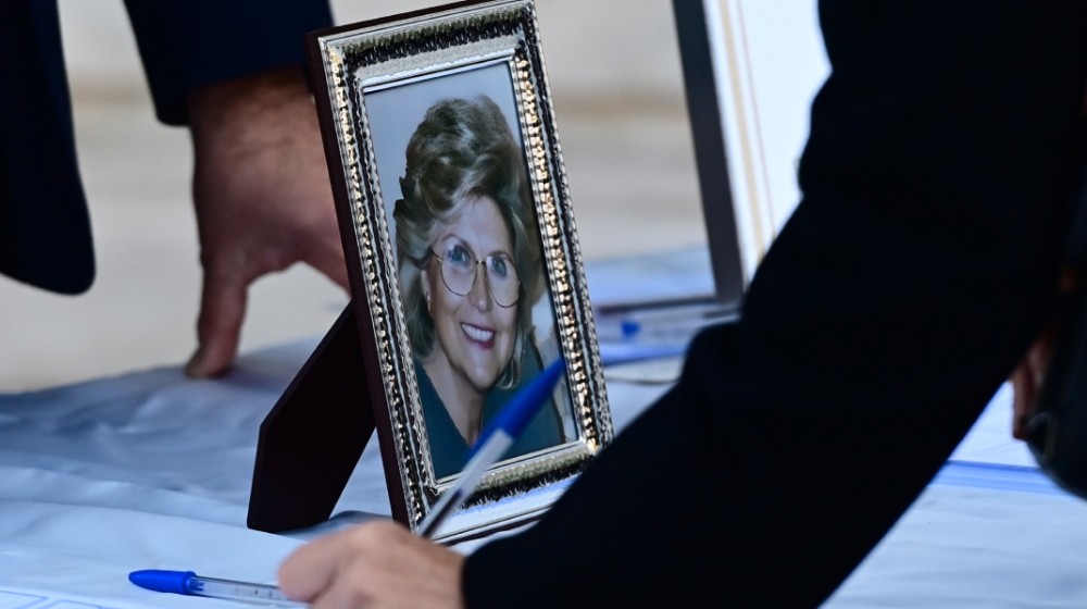 ΕΙΡΗΝΗ ΜΑΡΙΝΑΚΗ-ΚΗΔΕΙΑ: To ύστατο χαίρε και η ανακοίνωση του Ολυμπιακού