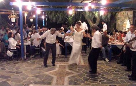 Το γαμήλιο γλέντι τους βγήκε ... ξινό