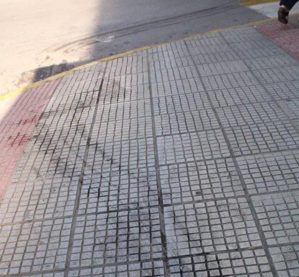 ΧΑΛΚΙΔΑ: Πεζοδρόμιο-παγίδα στη συμβολή των οδών Φαρμακίδου και Βενιζέλου
