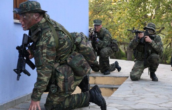 Ο Αλέξης ξανάγινε κομάντο!