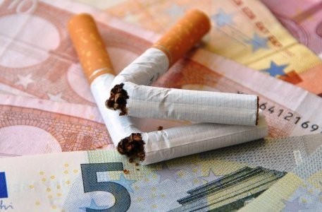 Τέλος το κάπνισμα στους δημόσιους χώρους - Πρόστιμα έως και 10.000 ευρώ