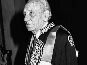 Αφιερωμένη στο Νικηφόρο Βρεττάκο η γιορτή του 1ου Λυκείου Χαλκίδας