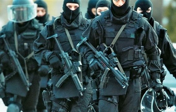 Επιχείρηση των ΕΚΑΜ για τη σύλληψη πάνοπλου 30χρονου ληστή