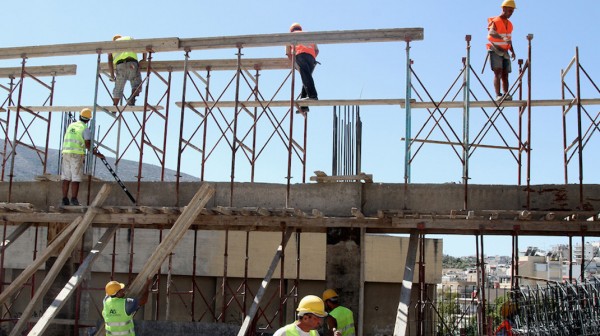 Παρέμβαση του ΠΑΣΟΚ για τους περιορισμούς στην δόμηση σε οικισμούς κάτω των 2000 κατοίκων
