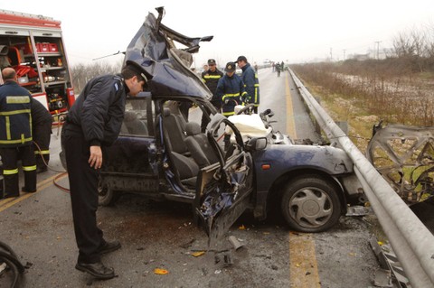 Δύο νεκροί και 7 σοβαρά τραυματίες σε τροχαία ατυχήματα