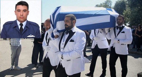 ΚΗΔΕΙΑ ΠΕΡΙΚΛΗ ΣΤΕΦΑΝΙΔΗ: Αποχαιρετισμός με τιμές  στον πιλότο που έπεσε με το Canadair στην Κάρυστο (VIDEO+ φωτό)