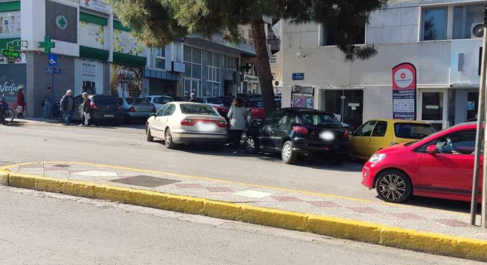 ΧΑΛΚΙΔΑ: Αυτό είναι που λέμε ... παρκάρισμα γωνία